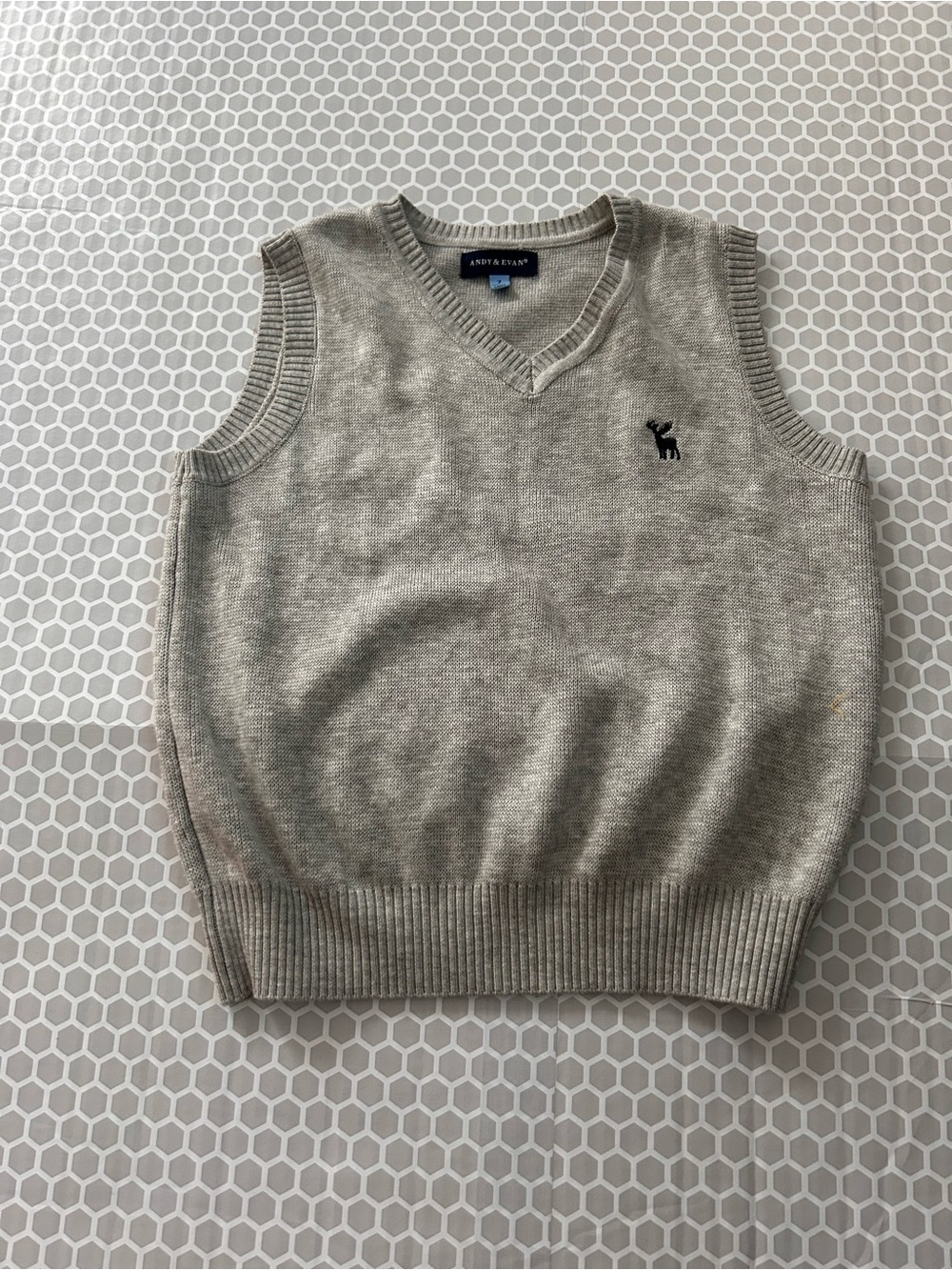 Andy & Evan Light Gray V-Neck Sweater Vest w A Deer Size 7